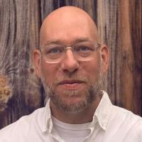 Lucian Schloss headshot