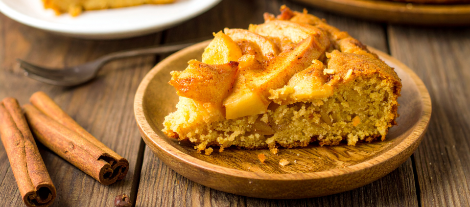 Apple Cinnamon Polenta Upside – Down Cake Apple Cinnamon Polenta Upside – Down Cake