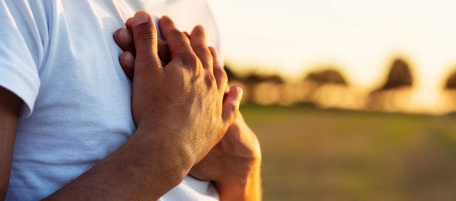 GettyImages-609083620_handsonheart_hero.jpg