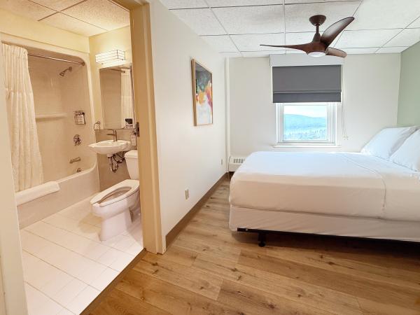 Shadowbrook private bath room